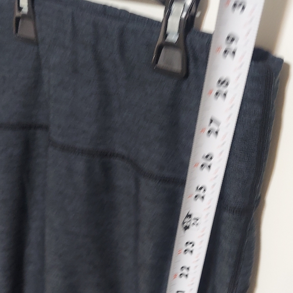 Avia Dark Gray Heathered Capri Leggings Women’s Size Large Mid-Calf Crop Active - Picture 7 of 7